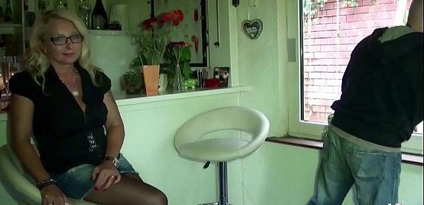 German Mature - Mega Natur Titten Ehefrau Jenny fickt mit dem Handwerker
